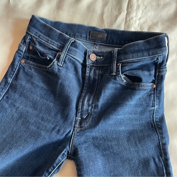 MOTHER- Insider Crop Step Fray Ankle Jeans in Dark Wash Here Kitty Kitty Size 25 - Picture 4 of 11